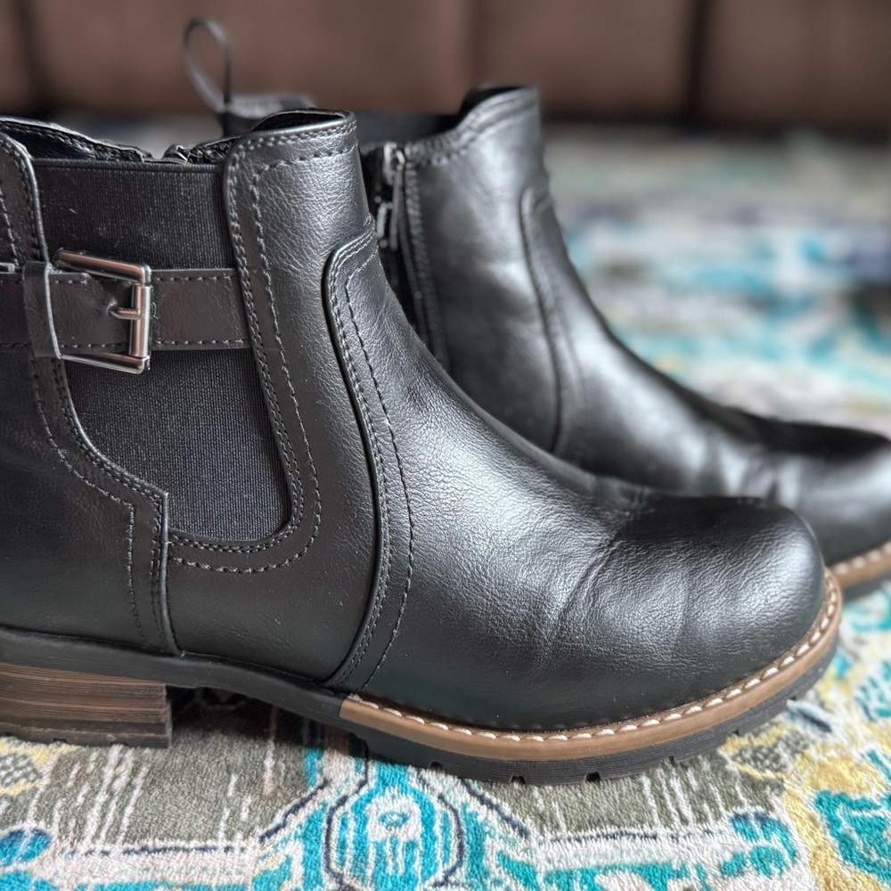 Elegant Black Ankle Boots